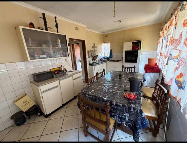 3 BEDROOM HOUSE FOR SALE IN VANDERBIJLPARK CE 2
